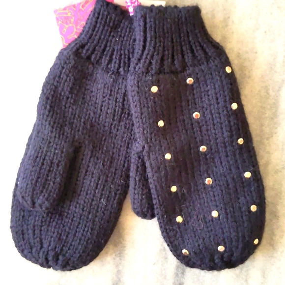 NWT. H&M Wool blended hat and gloves set with gold decorations. - Picture 3 of 3